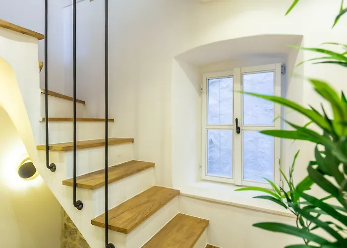 Old Town House With Floor Heating & Lush Private Garden Dom wakacyjny