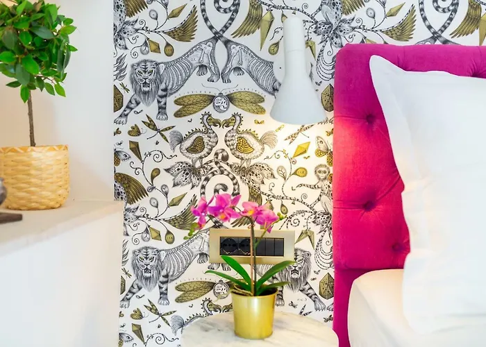 Old Town House With Floor Heating & Lush Private Garden *