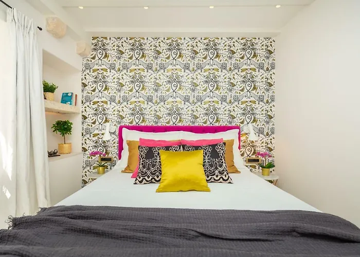 Old Town House With Floor Heating & Lush Private Garden Dom wakacyjny *