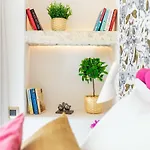 Old Town House With Floor Heating & Lush Private Garden Hébergement de vacances *