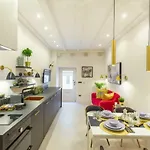 Old Town House With Floor Heating & Lush Private Garden