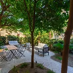 Casa de Férias Old Town House With Floor Heating & Lush Private Garden
