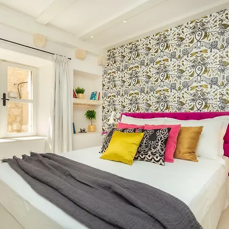 Old Town House With Floor Heating & Lush Private Garden Dubrovnik