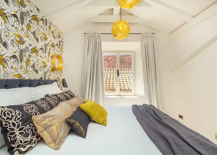 Ferienhaus Old Town House With Floor Heating & Lush Private Garden Dubrovnik