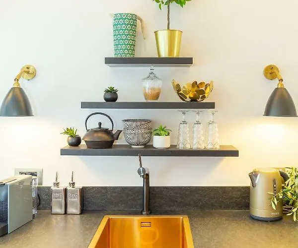 Ferienhaus Old Town House With Floor Heating & Lush Private Garden *