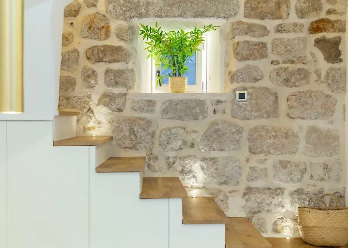 Ferienhaus Old Town House With Floor Heating & Lush Private Garden